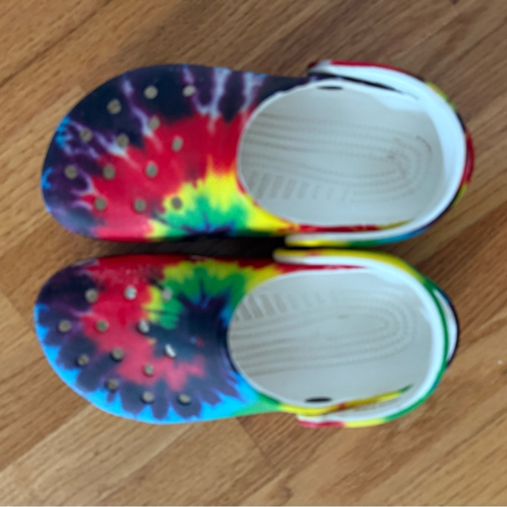 CROCS Red and Blue Water Shoes Vibrant Design